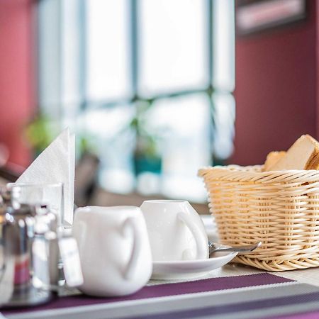 Hemak Suites Nairobi Buitenkant foto