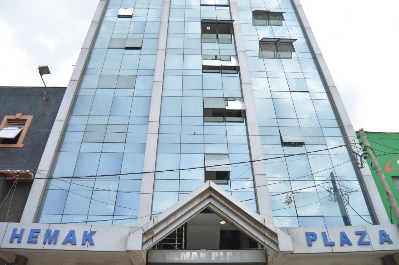 Hemak Suites Nairobi Buitenkant foto