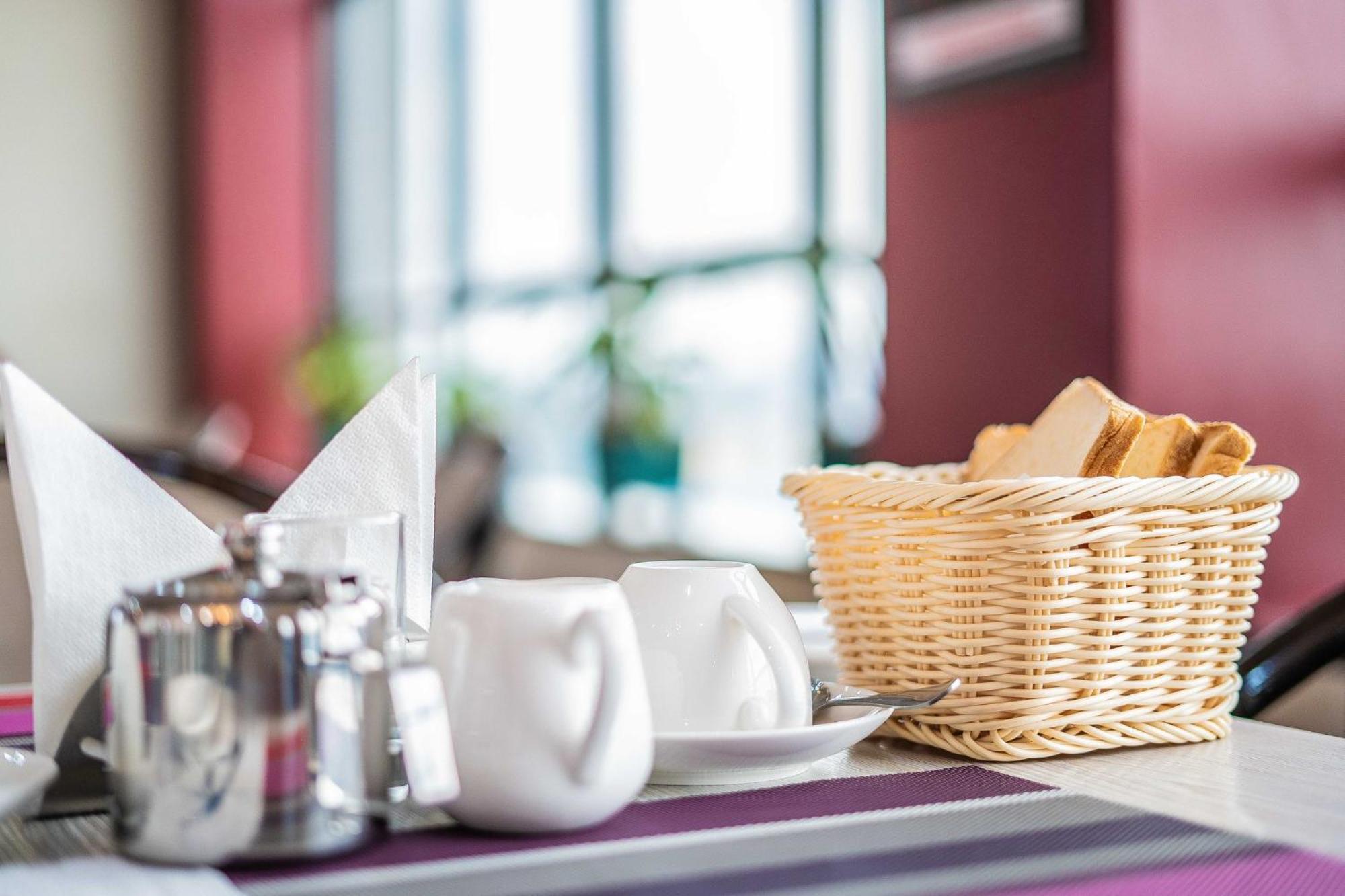 Hemak Suites Nairobi Buitenkant foto