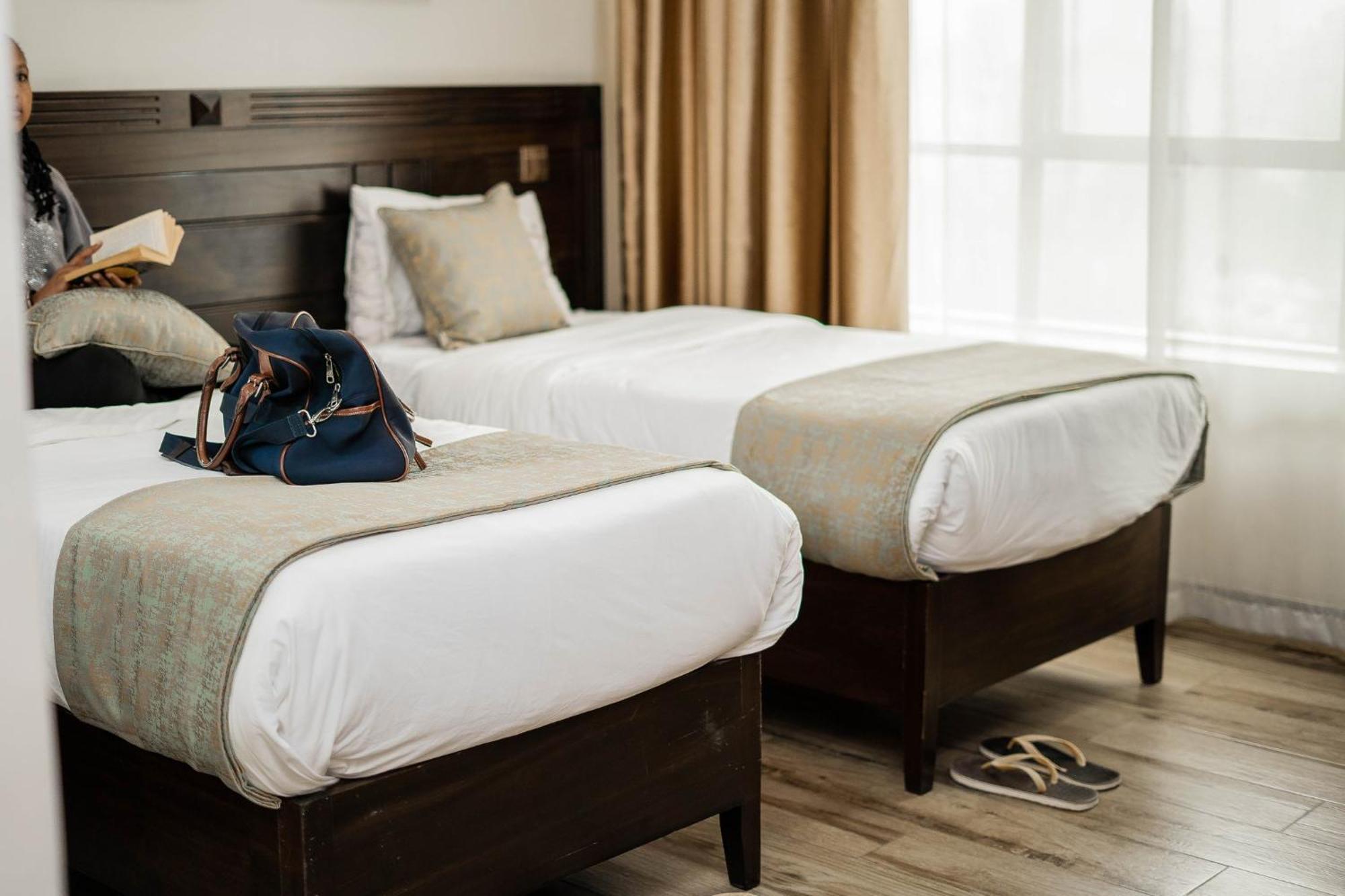 Hemak Suites Nairobi Buitenkant foto
