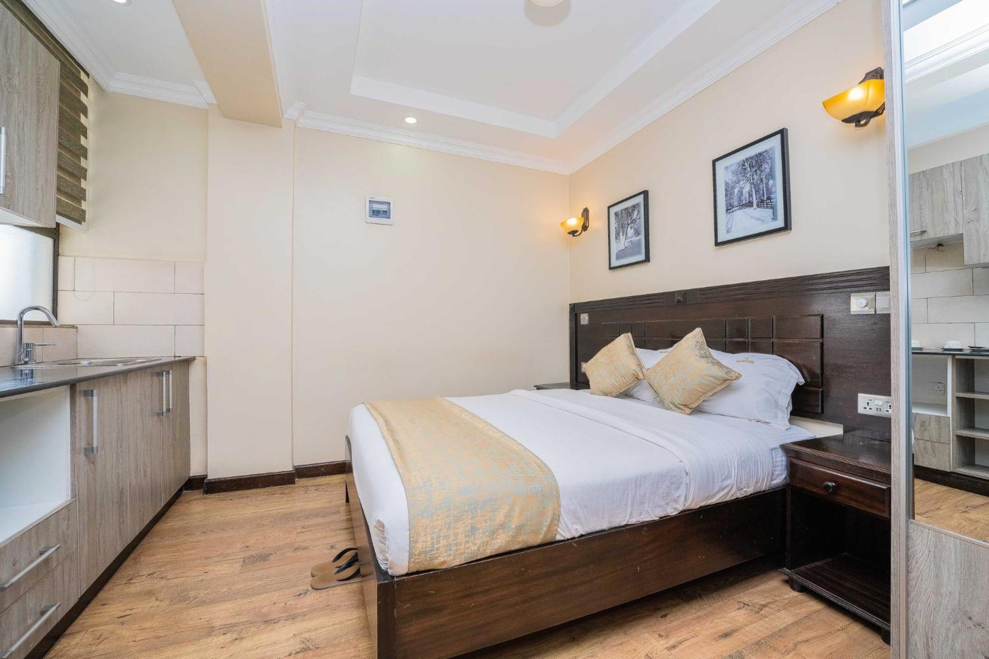 Hemak Suites Nairobi Buitenkant foto