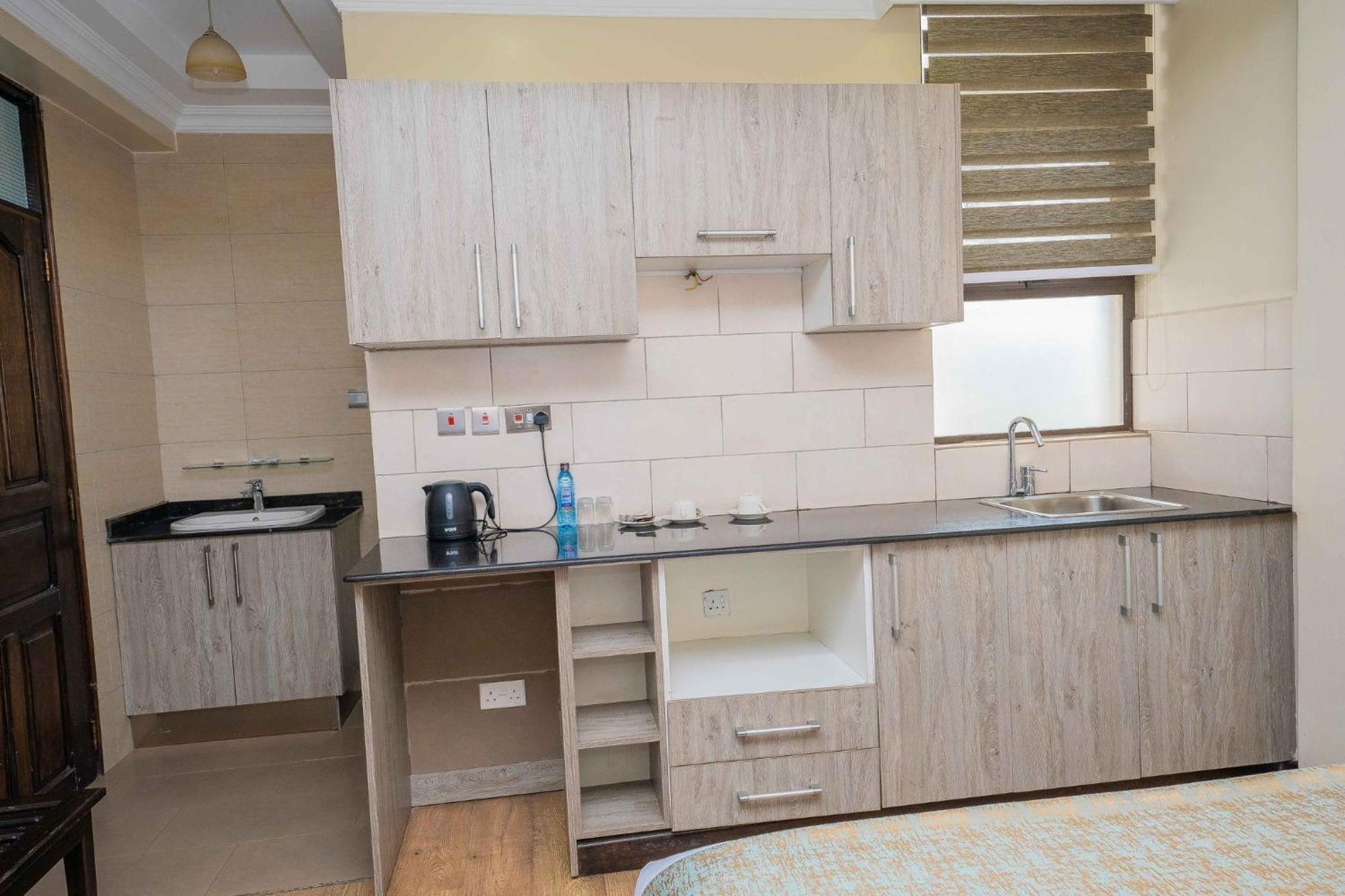 Hemak Suites Nairobi Buitenkant foto