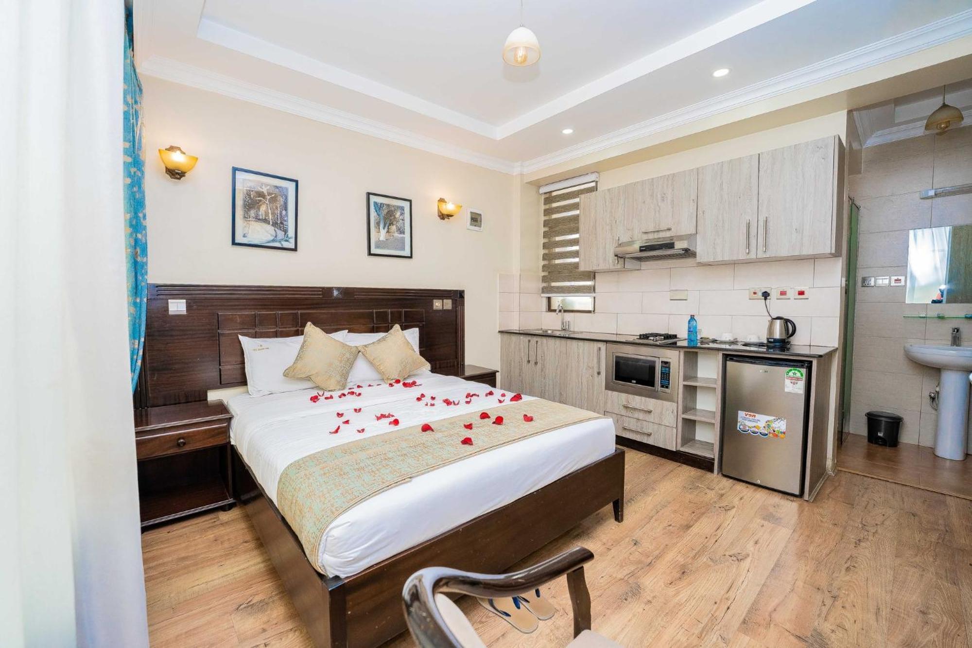 Hemak Suites Nairobi Buitenkant foto