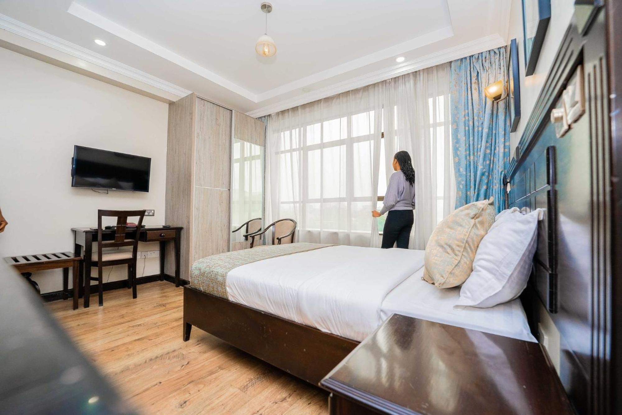 Hemak Suites Nairobi Buitenkant foto