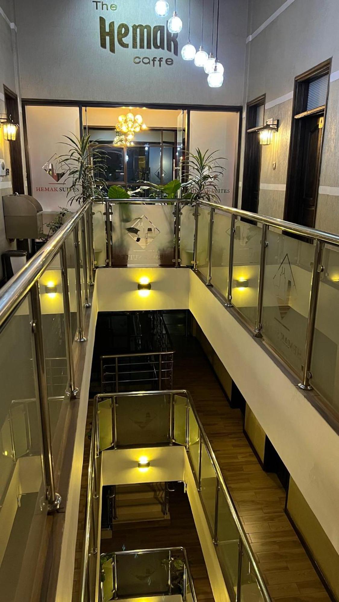Hemak Suites Nairobi Buitenkant foto