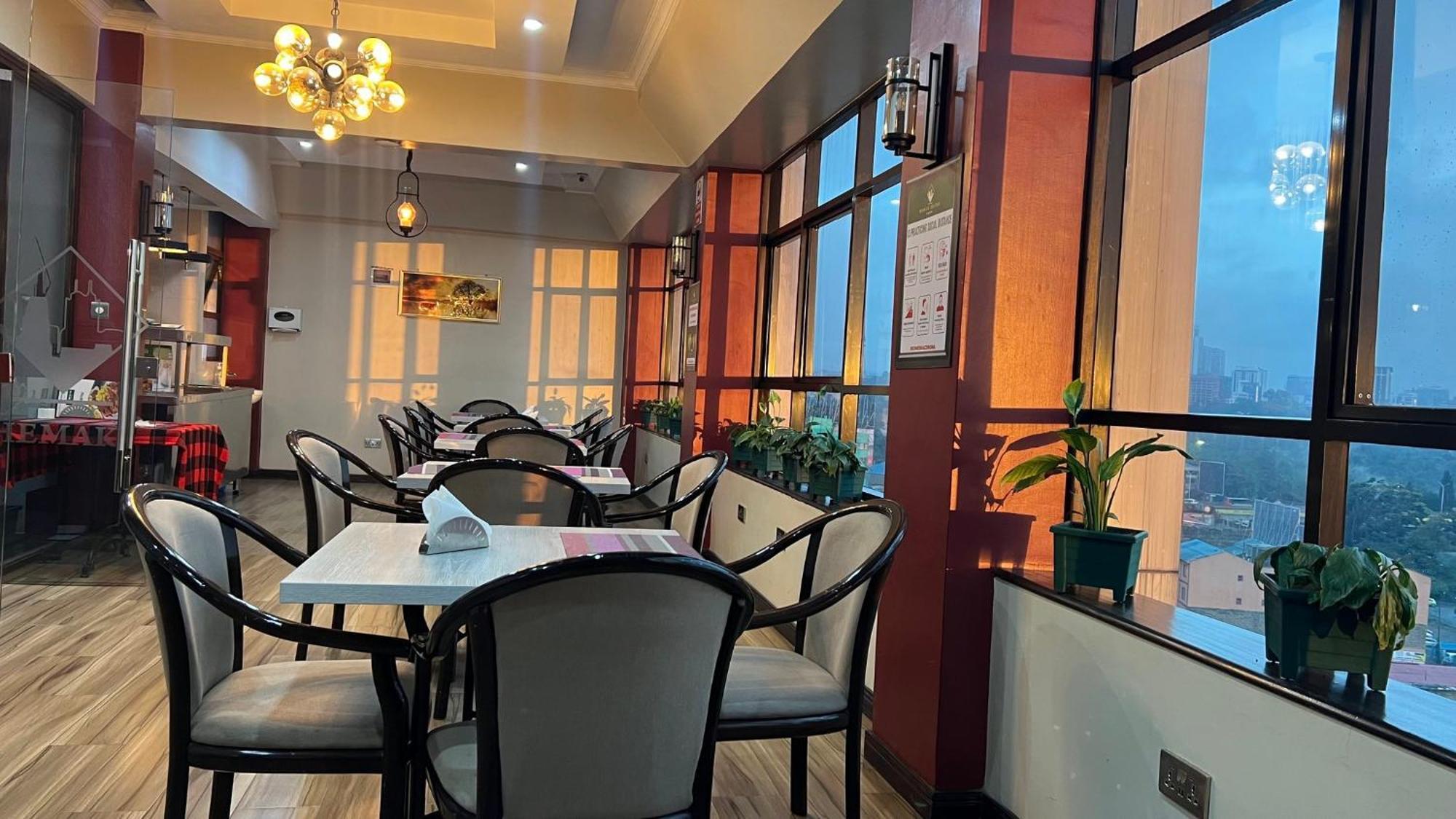Hemak Suites Nairobi Buitenkant foto