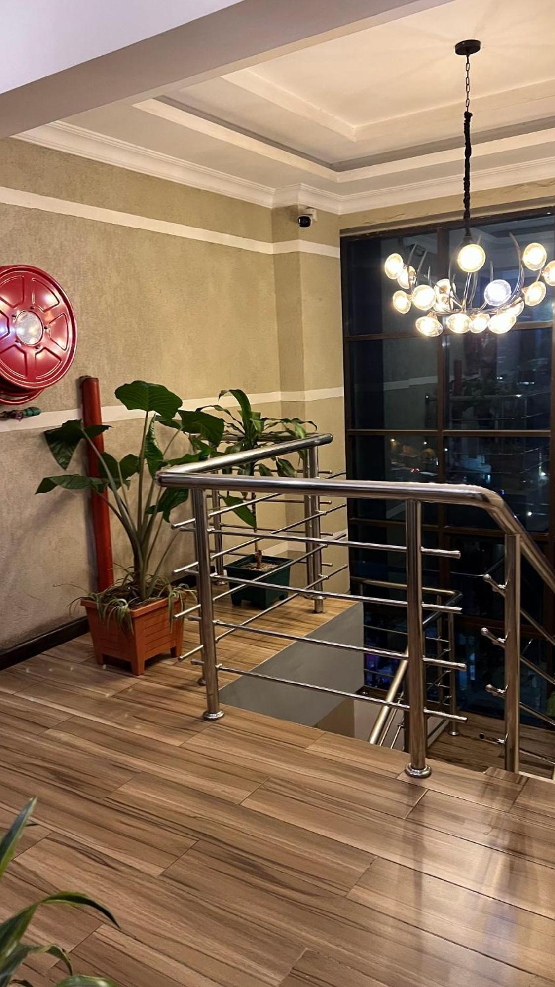 Hemak Suites Nairobi Buitenkant foto