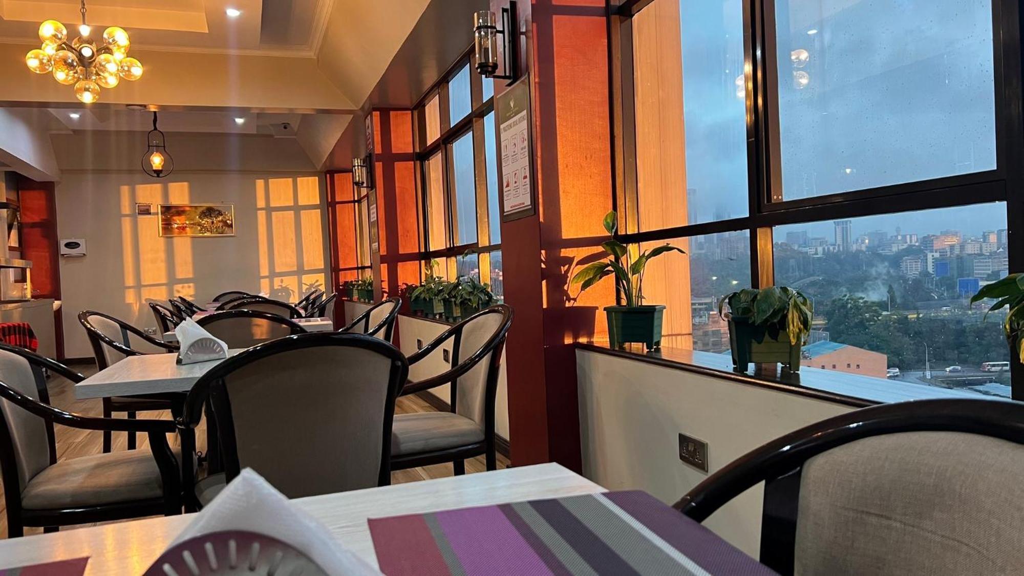 Hemak Suites Nairobi Buitenkant foto