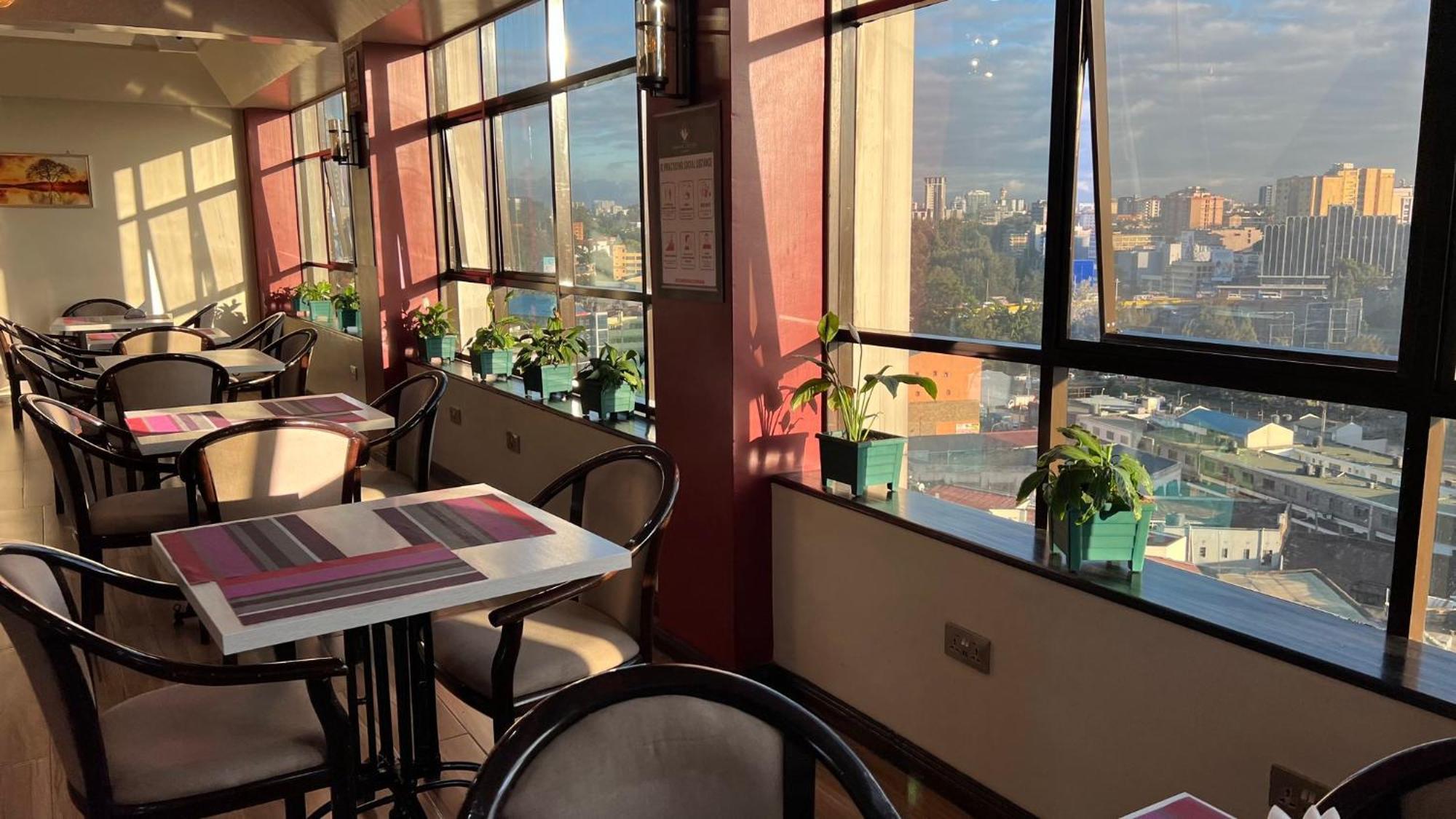 Hemak Suites Nairobi Buitenkant foto