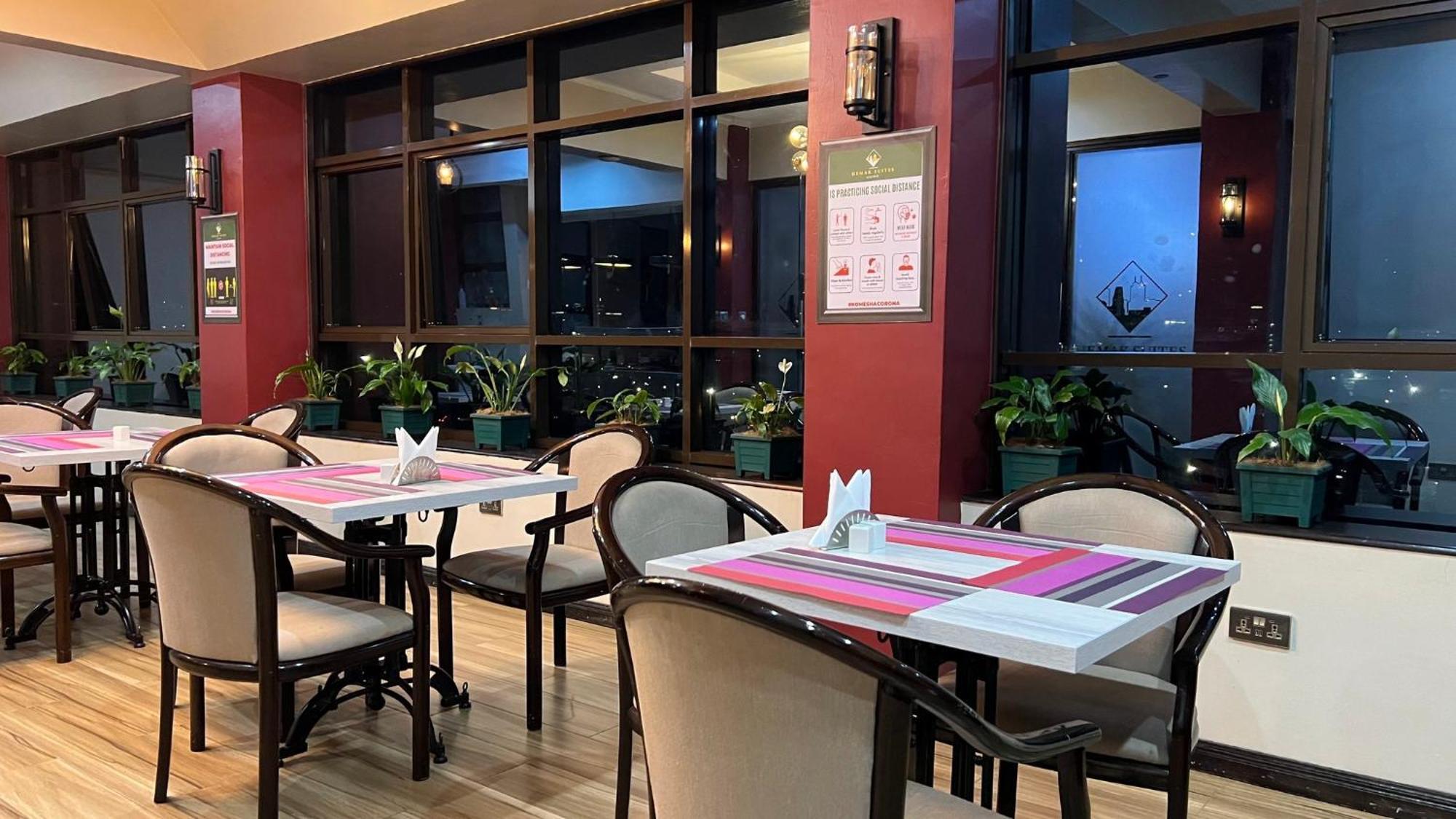 Hemak Suites Nairobi Buitenkant foto