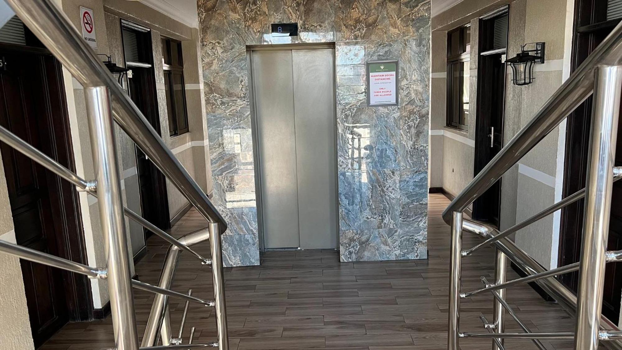 Hemak Suites Nairobi Buitenkant foto
