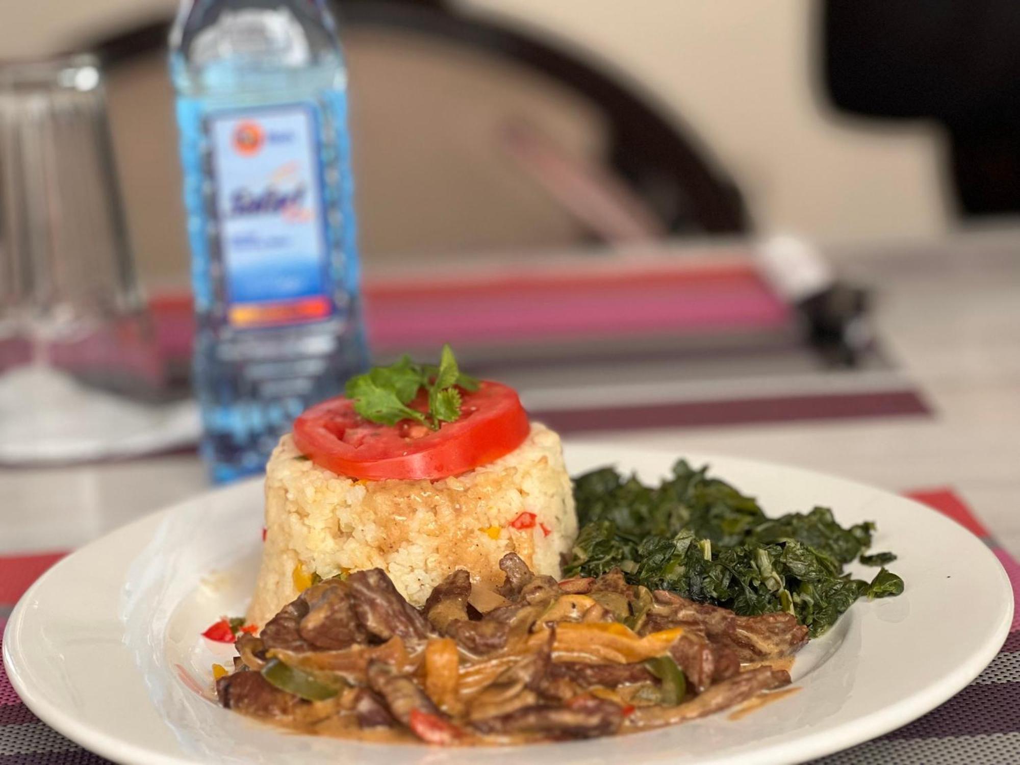 Hemak Suites Nairobi Buitenkant foto